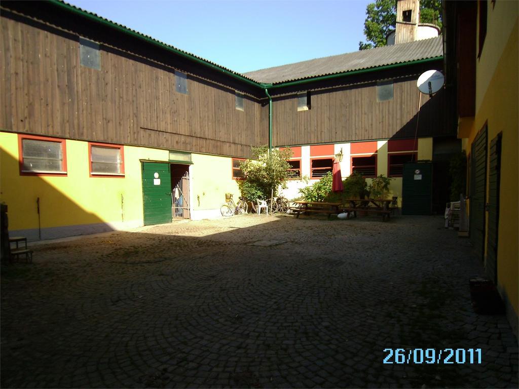 Pension & Reitstall Inghofer ハイデンライヒシュタイン エクステリア 写真
