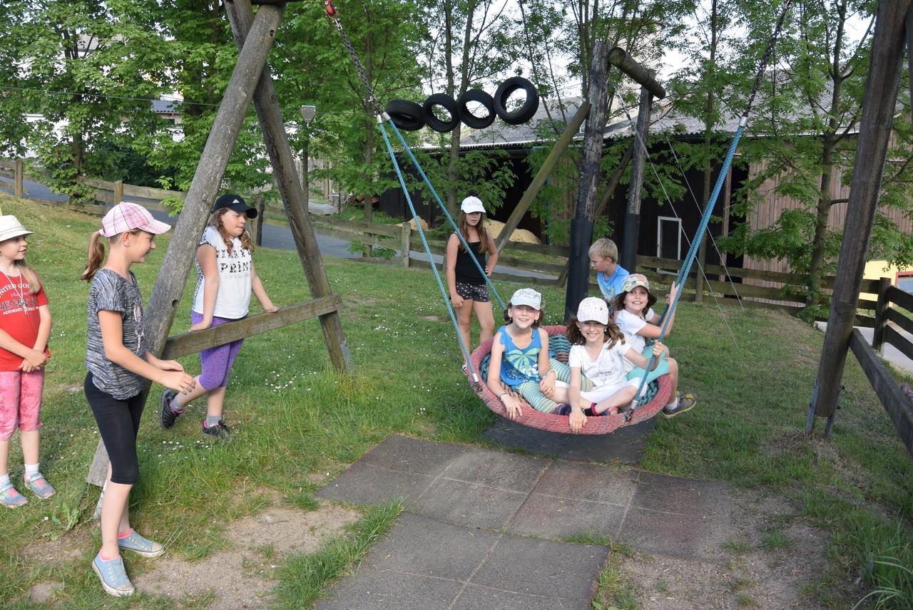 Pension & Reitstall Inghofer ハイデンライヒシュタイン エクステリア 写真